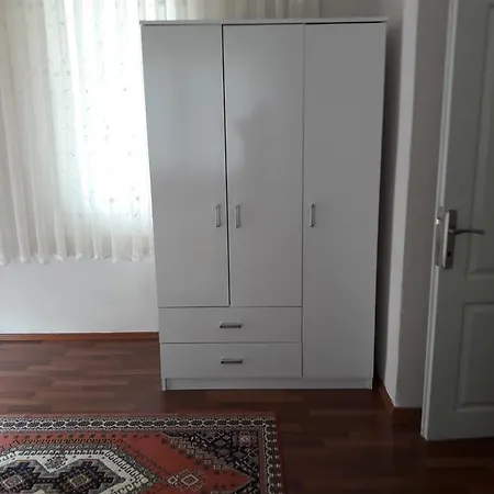 Azra Apartment